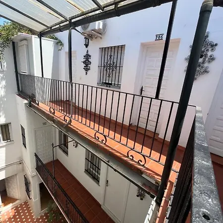 Guest house Atenas 2*